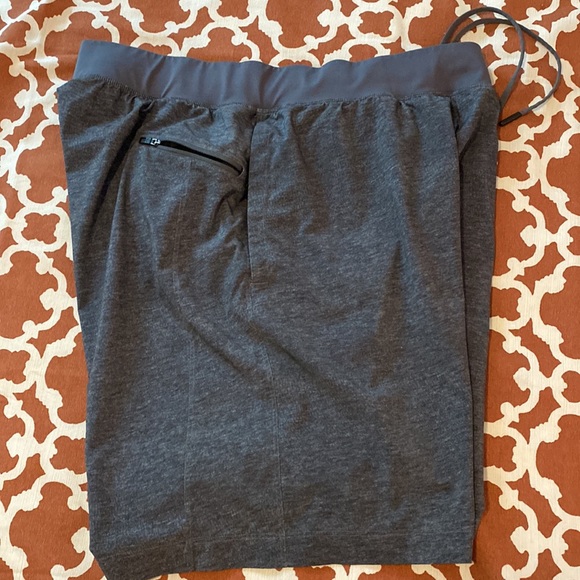 Lululemon THE Shorts - Picture 4 of 8